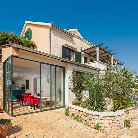 Apartments Dalmatinska Kuca Milna  Luaran gambar
