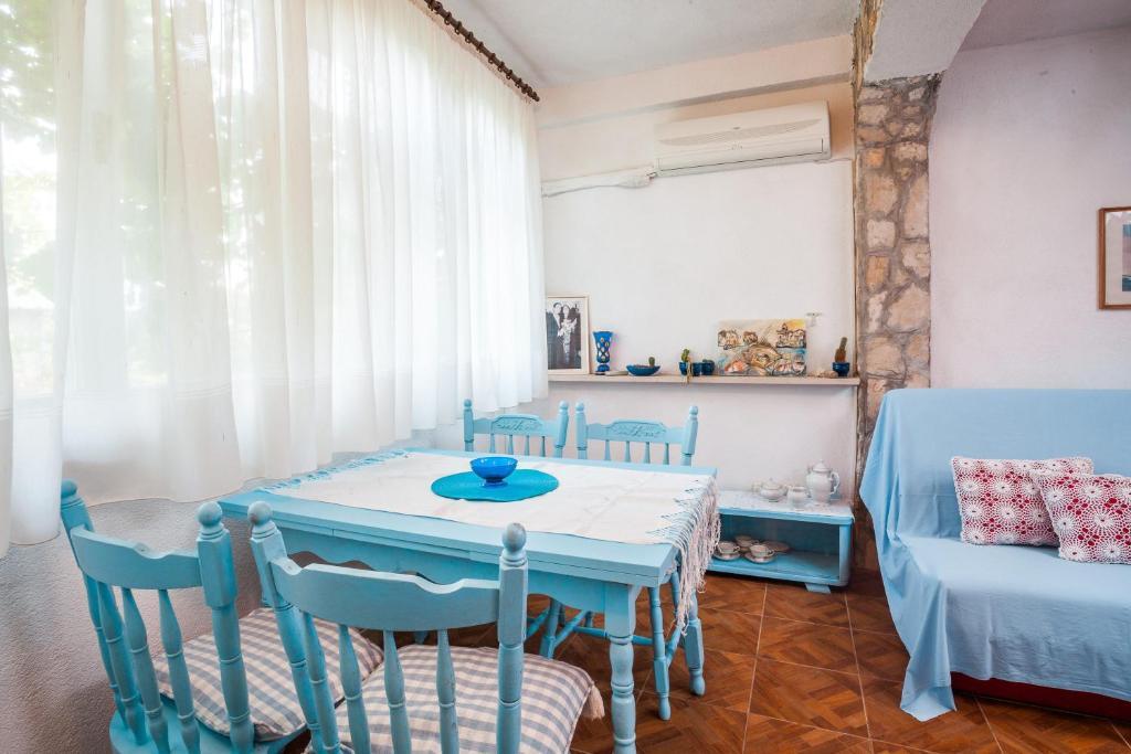 Apartments Dalmatinska Kuca Milna  Bilik gambar