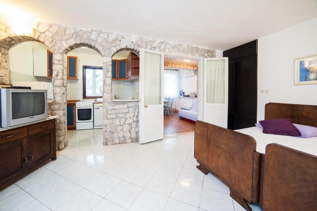 Apartments Dalmatinska Kuca Milna  Bilik gambar