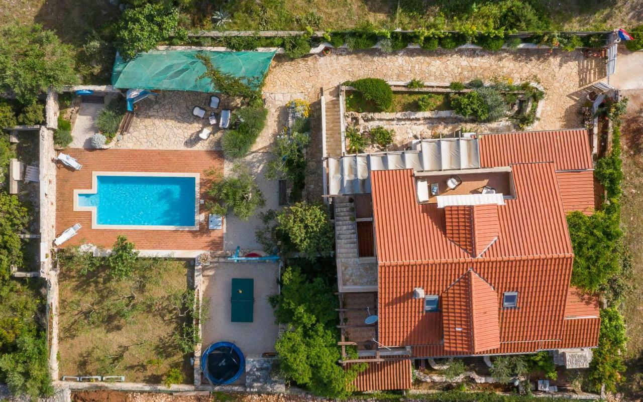 Apartments Dalmatinska Kuca Milna  Luaran gambar
